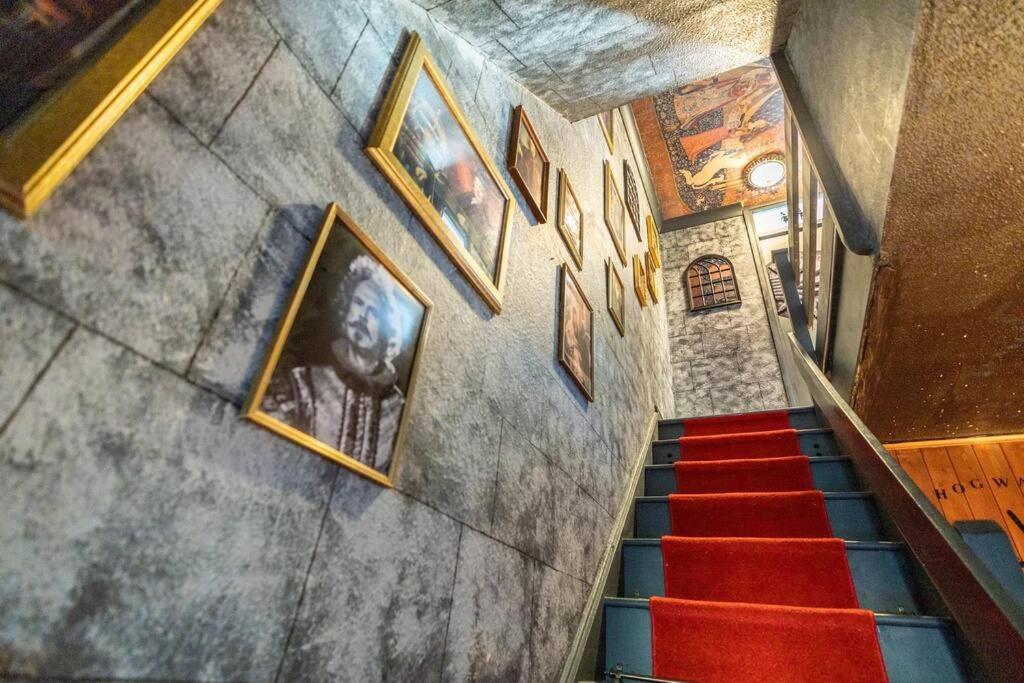 Hogwarts Hideaway Themed Property Watford  Eksteriør bilde